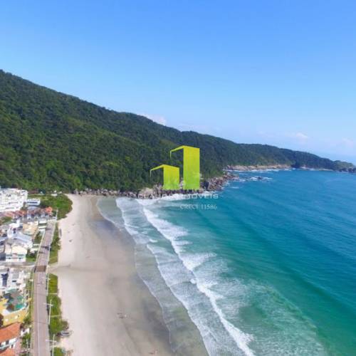 Casa Frente ao Mar com 5 quartos em Bombas - SC