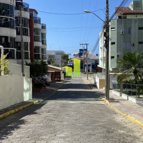 Linda casa de 3 quartos para 10 pessoas em Bombas!