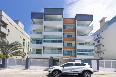 Apartamento 2 dormitrios na Praia de Bombinhas - 