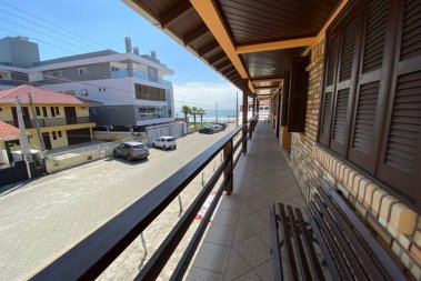 Apartamento 2 quartos  20 metros do Mar em Bombas