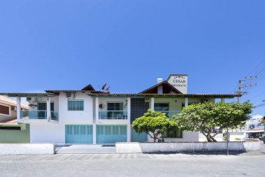 Linda Casa na Quadra do Mar em Bombinhas SC!