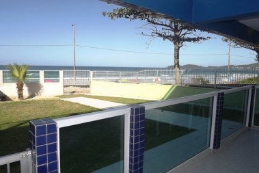 Apartamento 2 dormitrios frente mar