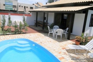 Linda Casa com Piscina para 12 pessoas em Bombas!